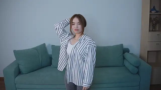 Snapshot of BetseyLaszlo chatting on November 2025 05:33:01 AM BetseyLaszlo online show from November 2025 05:33:01 AM