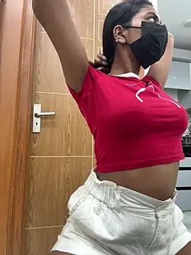 Snapshot of sexyayeshadesi chatting on April 2026 06:38:02 PM sexyayeshadesi online show from April 2026 06:38:02 PM