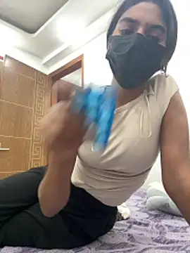 Snapshot of sexyayeshadesi chatting on April 2026 05:58:01 PM sexyayeshadesi online show from April 2026 05:58:01 PM