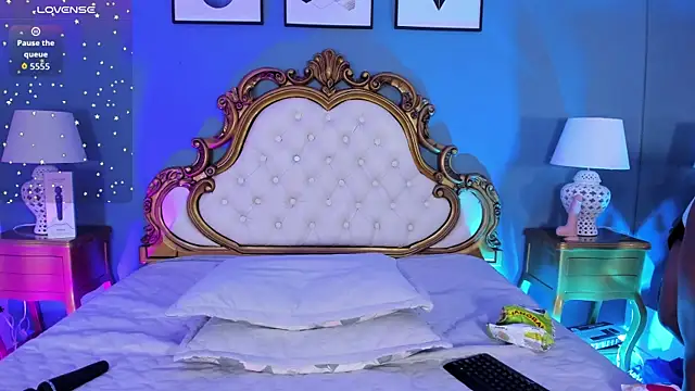 NorthBlackWood online show from November 2025 07:57:01 PM