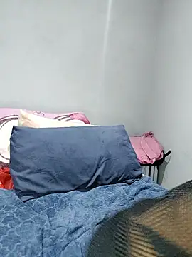 Naive618 online show from November 2025 09:30:02 PM