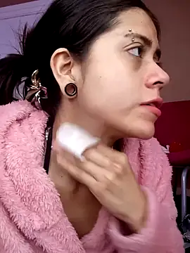 VelvetNovaa online show from December 2025 01:53:01 PM