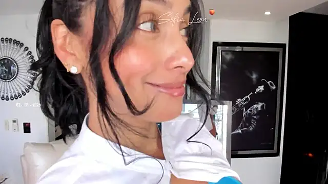 Snapshot of sofiasexhot chatting on March 2025 03:48:01 PM sofiasexhot online show from March 2025 03:48:01 PM