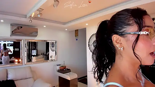 Snapshot of sofiasexhot chatting on September 2025 01:03:01 PM sofiasexhot online show from September 2025 01:03:01 PM