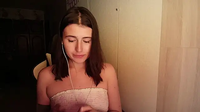 KristinaScott online show from March 2026 06:33:01 PM