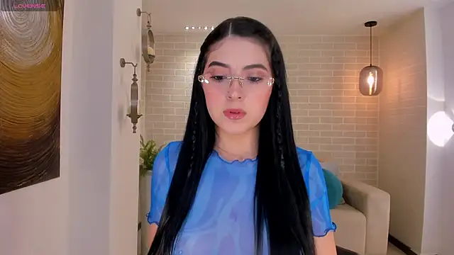 Snapshot of HaileyRoss_ chatting on April 2026 01:52:01 AM HaileyRoss online show from April 2026 01:52:01 AM