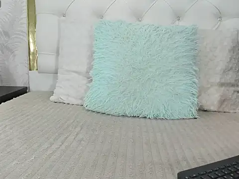 noa-camila online show from December 2025 12:32:02 PM