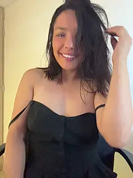 LaraDanverss online show from June 2026 09:01:02 PM
