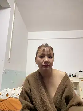 yiyi0316 online show from December 2025 02:26:01 PM