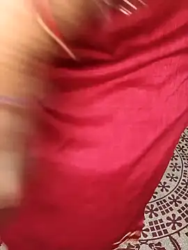 Snapshot of Desi_Hot_Queen chatting on November 2025 03:27:02 AM Desi Hot Queen online show from November 2025 03:27:02 AM