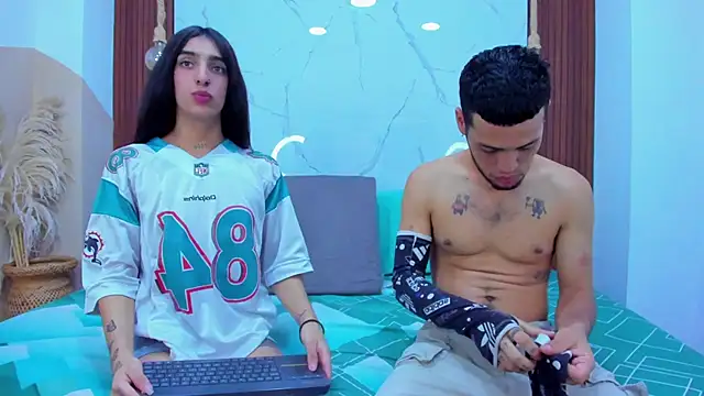 Loversinfire2 online show from April 2026 02:09:01 AM