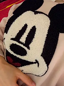 Snapshot of Lousii chatting on February 2026 05:22:01 AM Lousii online show from February 2026 05:22:01 AM