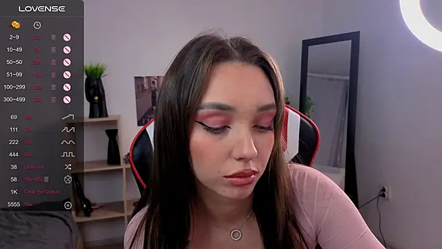 Emilia mala online show from November 2025 09:25:02 PM