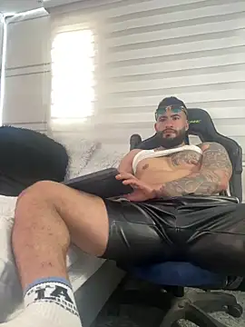 lucassimons1 online show from March 2026 04:34:01 PM