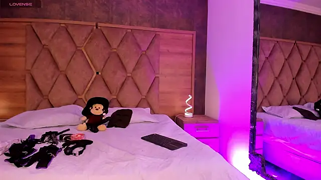 VictoriaSaenz1  online show from November 2025 04:51:01 AM