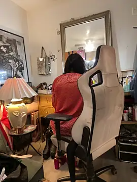 Snapshot of Motherbigbus chatting on December 2025 01:33:02 AM Motherbigbus online show from December 2025 01:33:02 AM