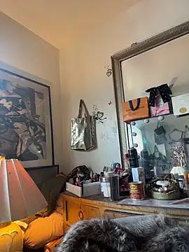 Snapshot of Motherbigbus chatting on December 2025 09:00:01 PM Motherbigbus online show from December 2025 09:00:01 PM