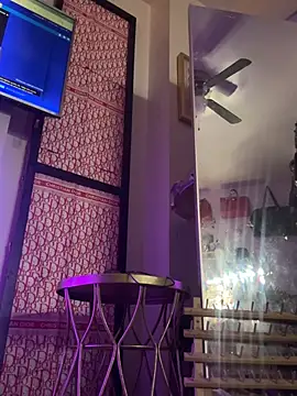 Motherbigbus online show from February 2026 10:33:01 AM