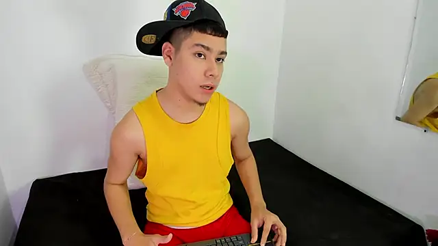 Lucastorrez01 online show from March 2026 11:45:02 PM