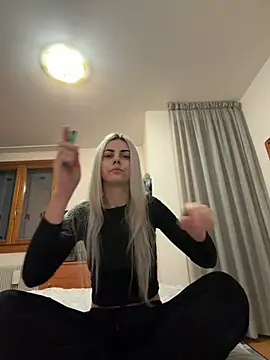 feliciafelon online show from February 2026 04:10:02 PM