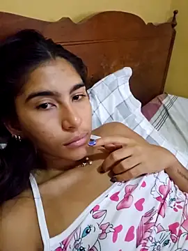 skinnyrox online show from April 2026 10:03:01 PM