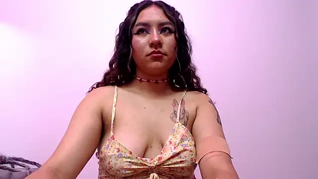 AMIE LEON online show from November 2025 03:30:01 AM