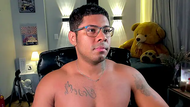 LEONHDZ online show from November 2025 02:13:01 AM