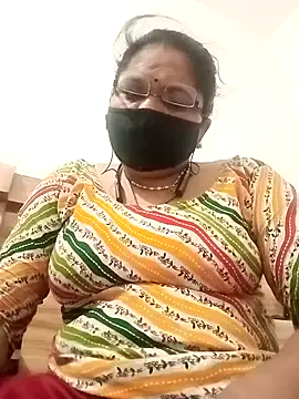 Snapshot of Menka_cut34 chatting on June 2026 11:05:02 PM Menka cut34 online show from June 2026 11:05:02 PM