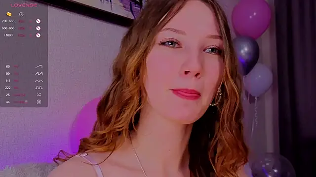 Alisavine online show from April 2026 06:09:01 PM