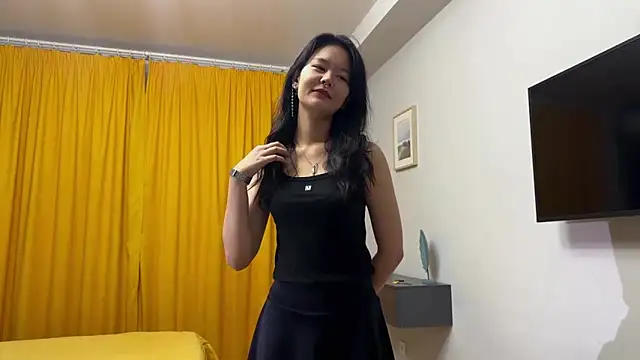 Snapshot of CucDierolf chatting on November 2025 01:10:02 PM CucDierolf online show from November 2025 01:10:02 PM