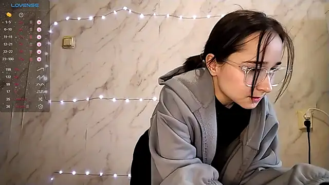 TianaMeiser online show from December 2025 10:11:02 AM