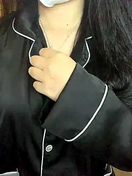 Snapshot of Hanni_22 chatting on December 2025 12:21:02 PM Hanni 22 online show from December 2025 12:21:02 PM