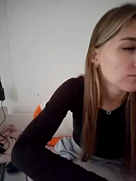 carolinakis  online show from February 2026 11:19:01 AM