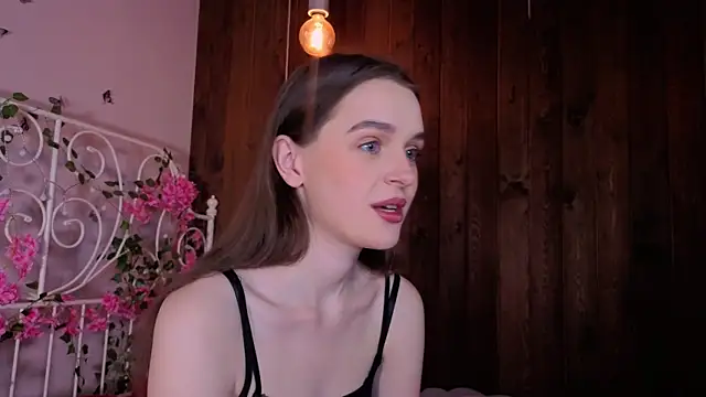 Snapshot of CathrineBinnie chatting on November 2025 07:36:02 PM CathrineBinnie online show from November 2025 07:36:02 PM