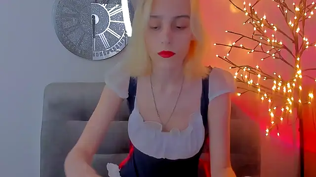 MiilaGlow online show from February 2026 02:22:02 PM