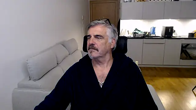 Buidapest online show from December 2025 01:26:01 PM