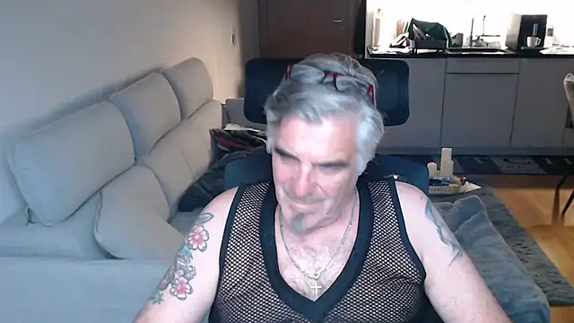 Buidapest online show from May 2026 09:31:02 PM