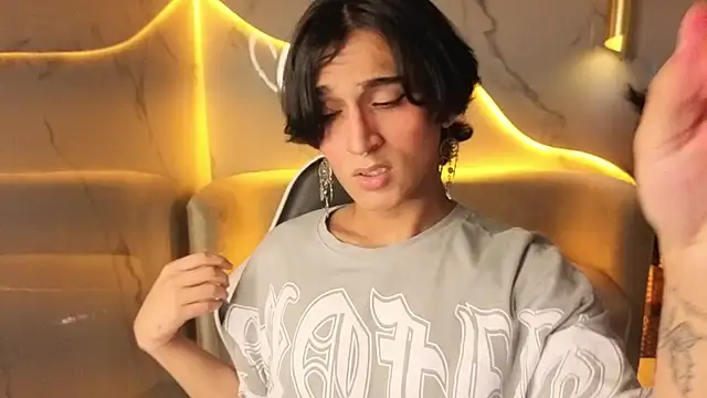 Snapshot of zoe_tp chatting on December 2025 08:03:01 PM zoe tp online show from December 2025 08:03:01 PM