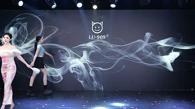 LU-909 online show from January 2026 01:18:01 AM