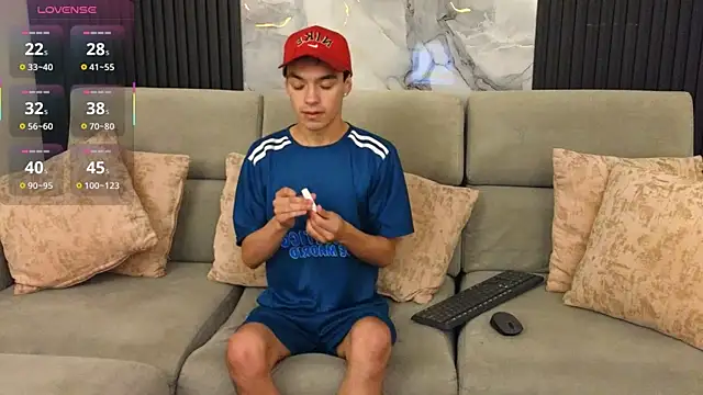 Snapshot of krisstormvg chatting on November 2025 08:07:02 PM krisstormvg online show from November 2025 08:07:02 PM