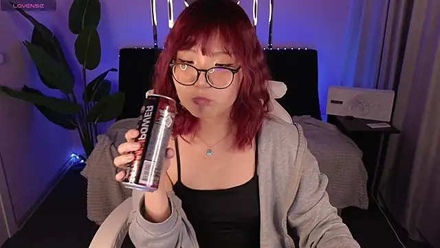 Erica Asti online show from November 2025 02:52:02 PM