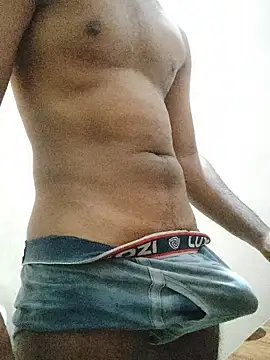 Snapshot of BhonduBaby chatting on November 2025 08:00:01 PM BhonduBaby online show from November 2025 08:00:01 PM