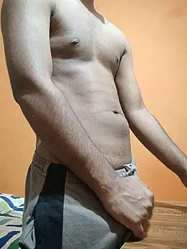 Snapshot of BhonduBaby chatting on February 2026 07:32:02 PM BhonduBaby online show from February 2026 07:32:02 PM