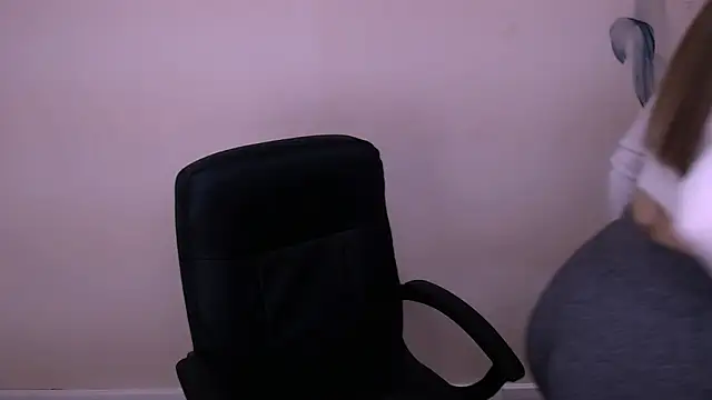 MillaTems  online show from December 2025 07:46:02 AM