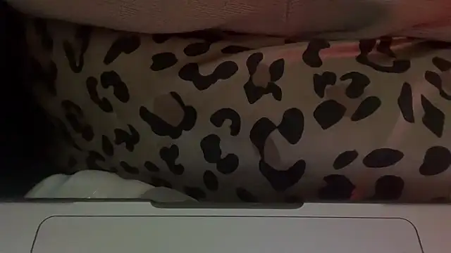 tinydaisy21 online show from November 2025 03:36:01 PM