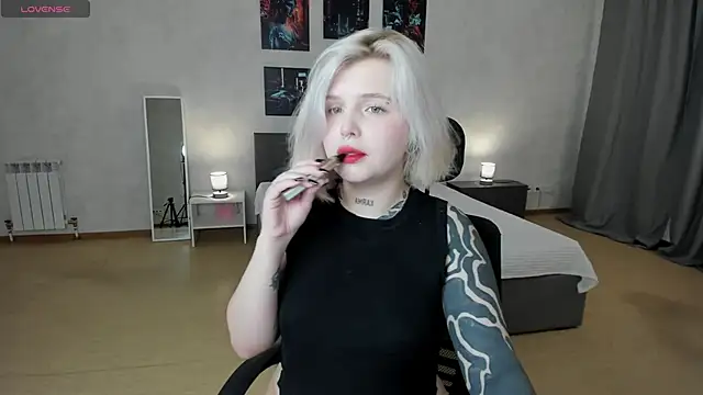 shadow  purrr online show from November 2025 01:28:02 AM