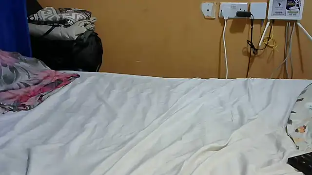 Snapshot of Beauty-Corah chatting on November 2025 05:48:01 PM Beauty-Corah online show from November 2025 05:48:01 PM