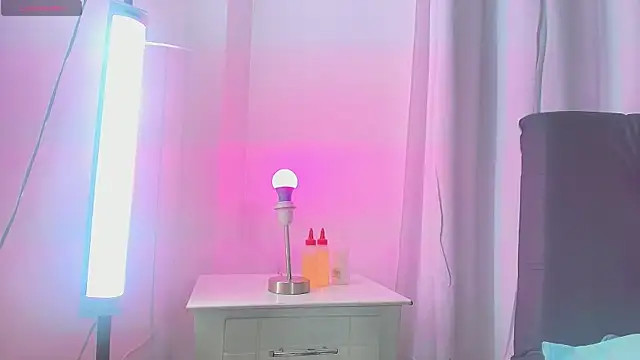 Ebony Pregnant Teen online show from December 2025 05:34:01 AM