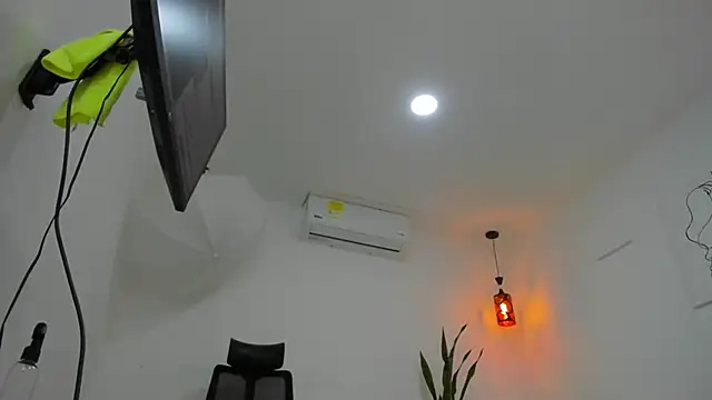 Snapshot of Soffiegrey chatting on November 2025 01:05:02 AM Soffiegrey online show from November 2025 01:05:02 AM