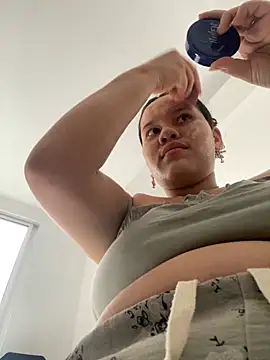 Snapshot of Soffiegrey chatting on December 2025 07:12:02 PM Soffiegrey online show from December 2025 07:12:02 PM